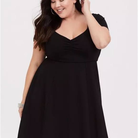 Torrid Black Luxe Ponte Skater Dress size 4 (4x). - Picture 2 of 9